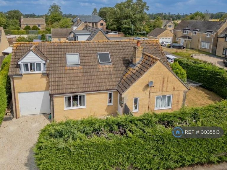 4 bedroom house in Monks Park, Malmesbury, SN16 (4 bed) (#3035613)