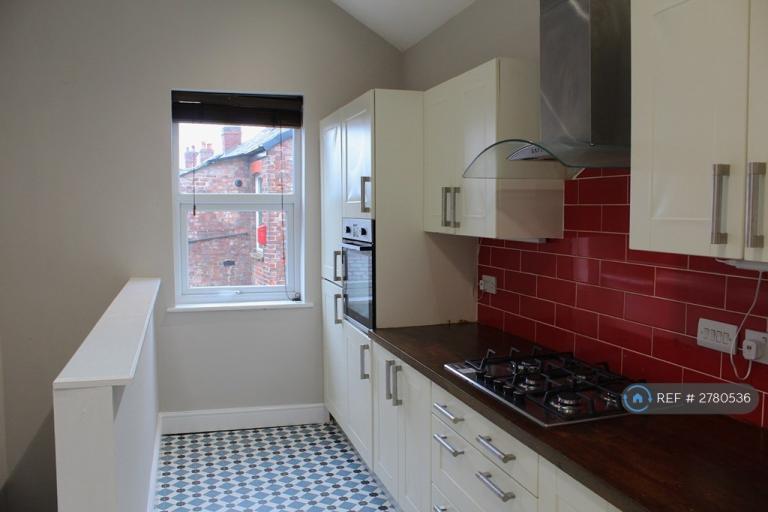 2 bedroom flat in Manchester Road, Altrincham, WA14 (2 bed) (#2780536)