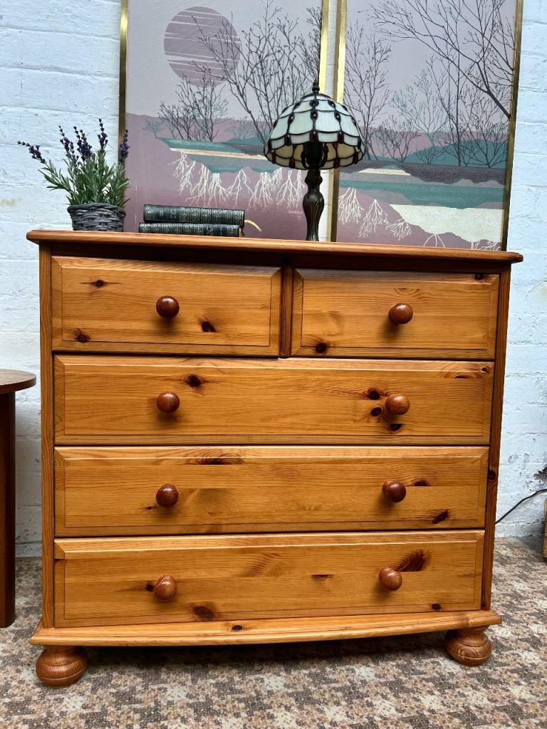 Pine Chest of Drawers £95
