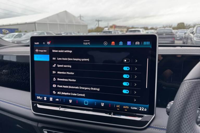 2025 Volkswagen Tiguan 1.5 TSI eHybrid 19.7kWh R-Line DSG Euro 6 (s/s) 5dr SUV Automatic