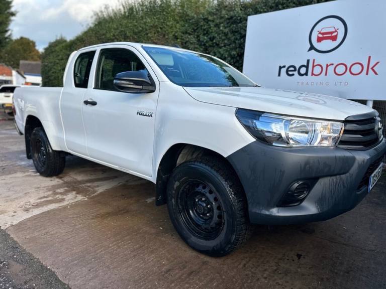 2019 Toyota Hilux 2.4 D-4D Active Pickup Double Cab 4dr Diesel Manual 4WD Euro 6 (3.5t) (150  PIC...