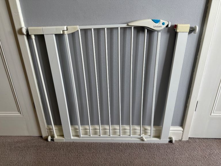 Lindam Pressure Fit Baby Safety Gate – White, Good Condition