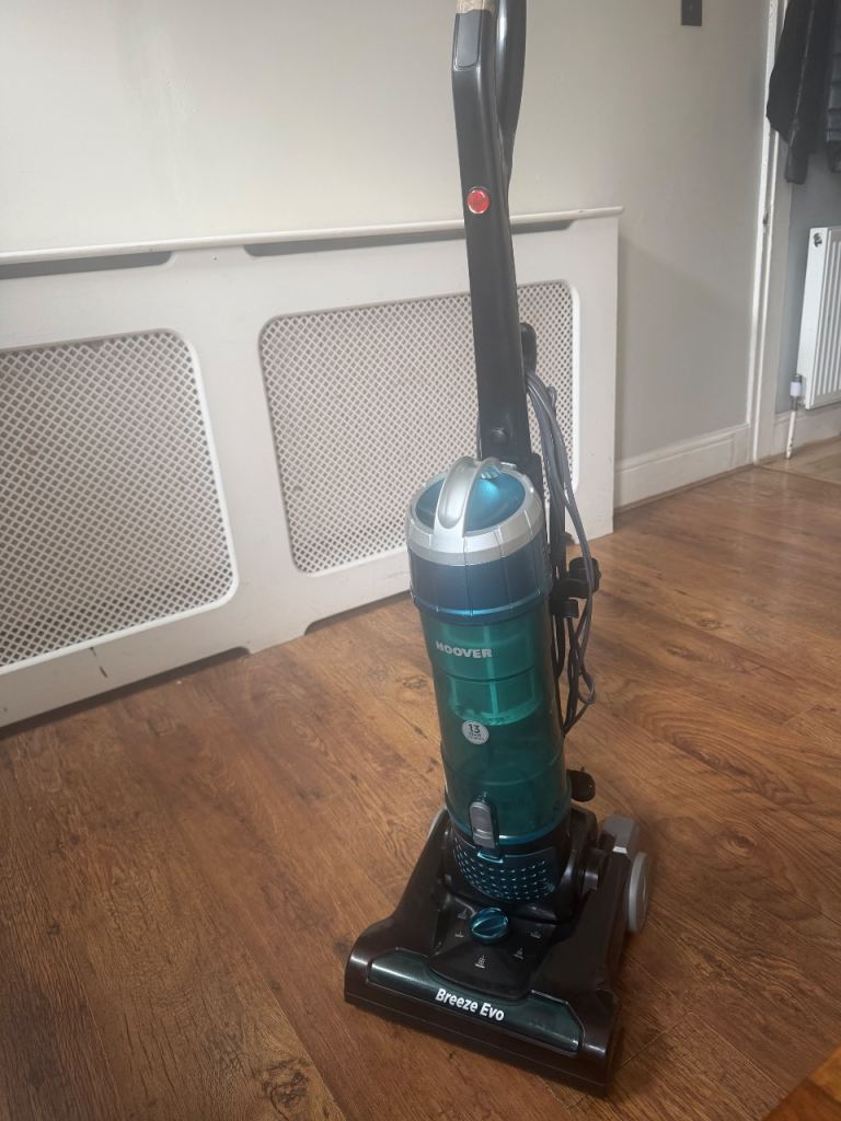 Hoover Breeze Evo Vacuum Cleaner - Good Condition