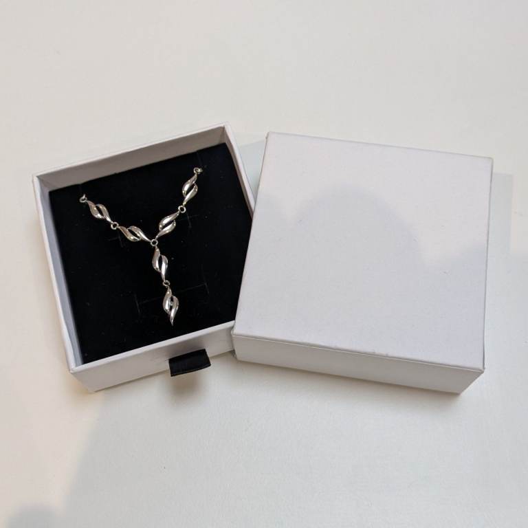 ♦Was £125 from F Hinds♦ DIAMOND and STERLING 925 SILVER necklace and pendant