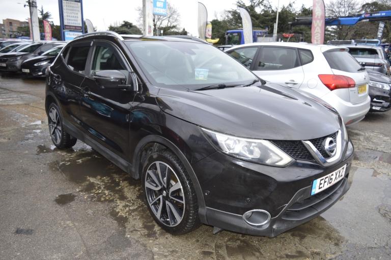 2016 Nissan Qashqai 1.2 DiG-T Tekna PANAROMIC ROOF 5dr Xtronic PAETROL ONE OWNER AUTO HATCHBACK P...