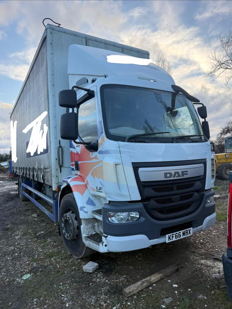 2016 DAF TRUCKS LF Curtainsider NA Diesel Manual