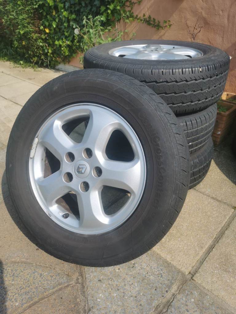 Renault Trafic Genuine 16inch Alloy wheels & tyres x4