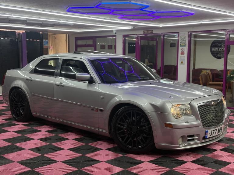 2006 Chrysler 300C 6.1 V8 SRT-8 4dr Auto SALOON Petrol Automatic
