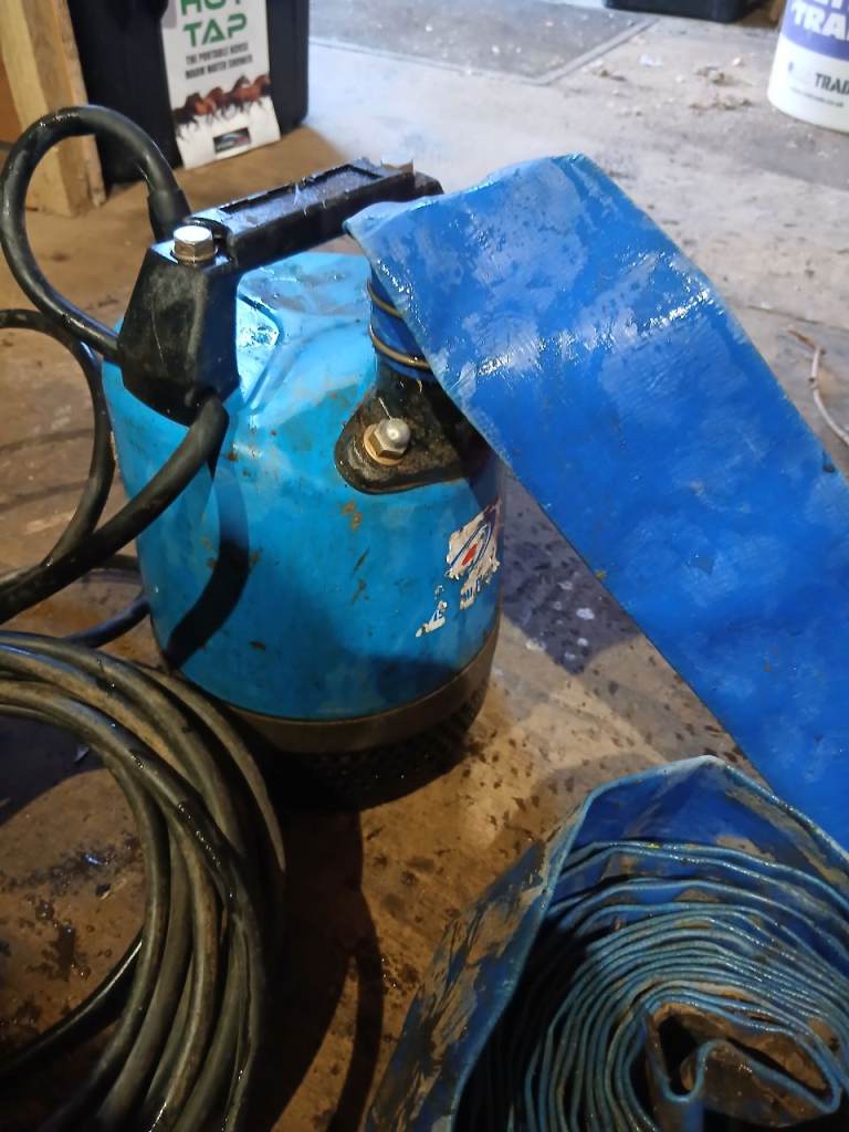 Submersible punp,  tsurumi lb480,  110volt