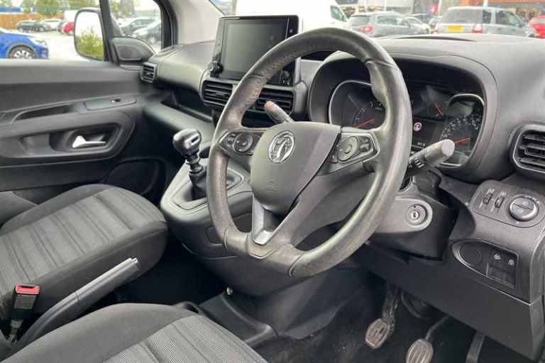 2022 Vauxhall Combo Life 1.5 Turbo D SE 5dr MPV DIESEL Manual