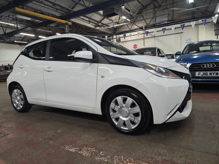 2016 Toyota AYGO 1.0 VVT-i X-Play 5dr HATCHBACK PETROL Manual