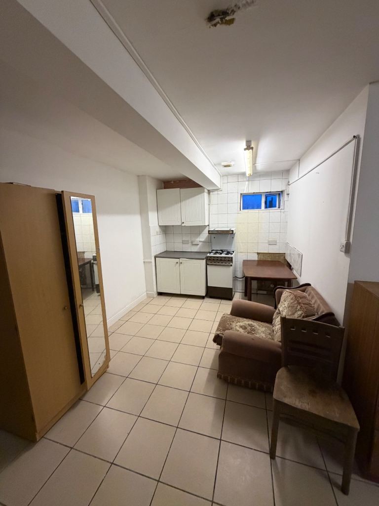 Woodgreen Studio for rent