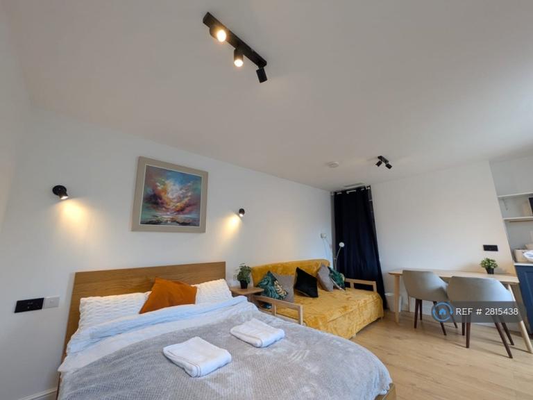 1 bedroom in Coventry, Coventry, CV1 (#2815438)