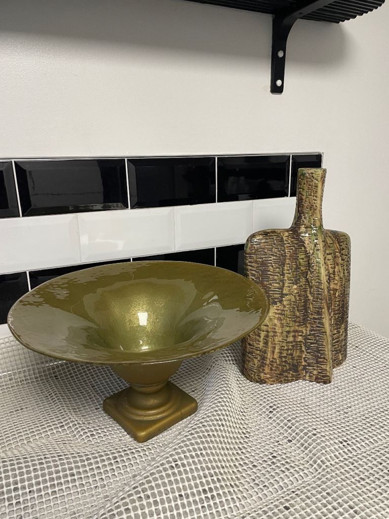 Decorative Bowl and Vase Set – Good Condition