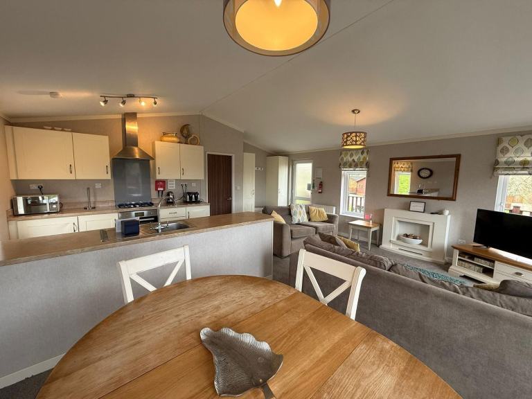 2017 OMAR WESTFIELD 40X20 • TWIN LODGE OFF SITE SALE ANNEX • £55,000