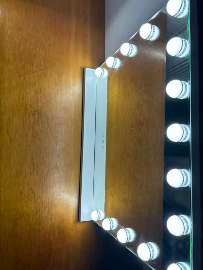 Hollywood Vanity Mirror – LED Lights, USB