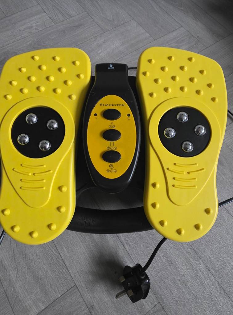 Remington FM-3000 Foot Massager – Dual Action, Soothing Heat