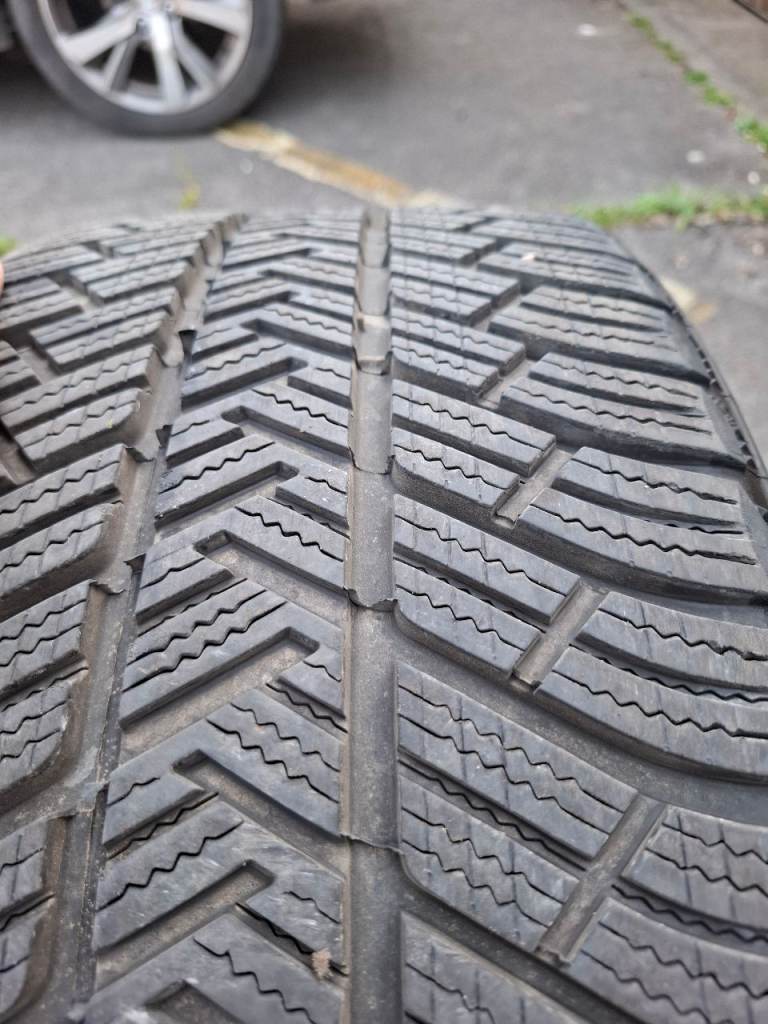 Mitchelin pilot alpin 245 35 20 