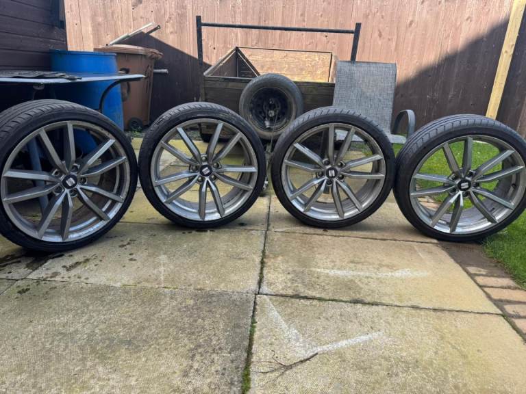 Alloy wheels 