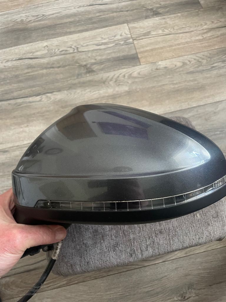 2018 Audi a4 b9 passenger side mirror 