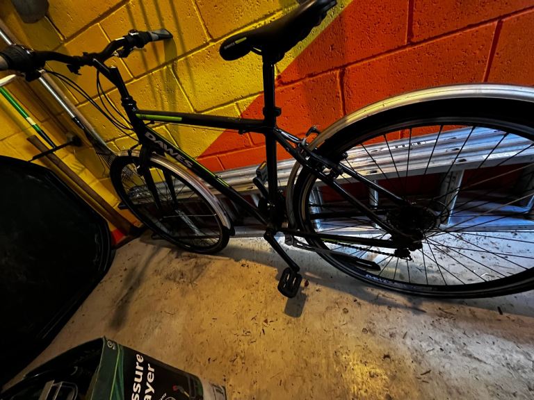 Dawes City Bike - Black with Green Accents, Mudguards Fitted