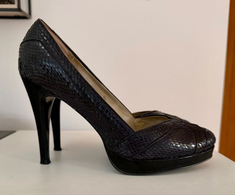 image for Navy autograph shoes