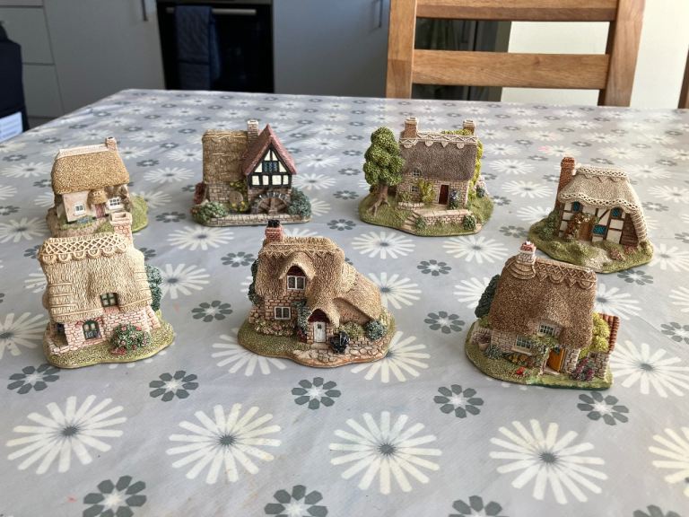 7 Lilliput lane houses 