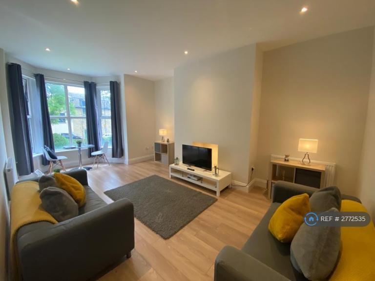 2 bedroom flat in Moorland Hall, Leeds, LS3 (2 bed) (#2772535)