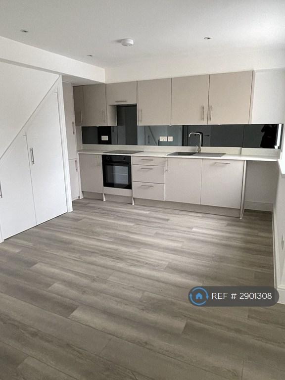 2 bedroom flat in Newlands Park, London, SE26 (2 bed) (#2901308)