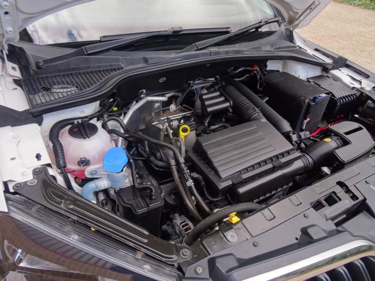 2015 Skoda Yeti 1.2 TSI 110 SE 5dr **ULTRA LOW MILEAGE*ONLY 9000 MILES FROM NEW** HATCHBACK Petro...