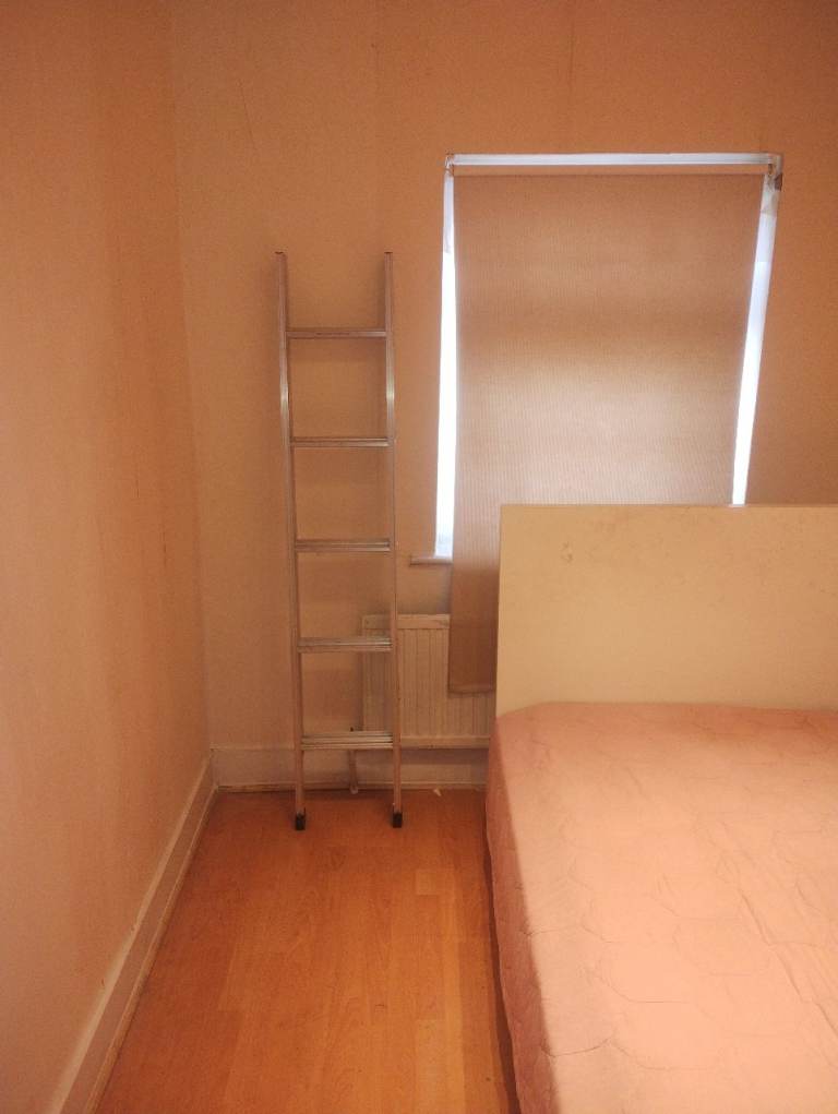 Single Room to rent £400 PCM including bills Ilford Barkingside Romford