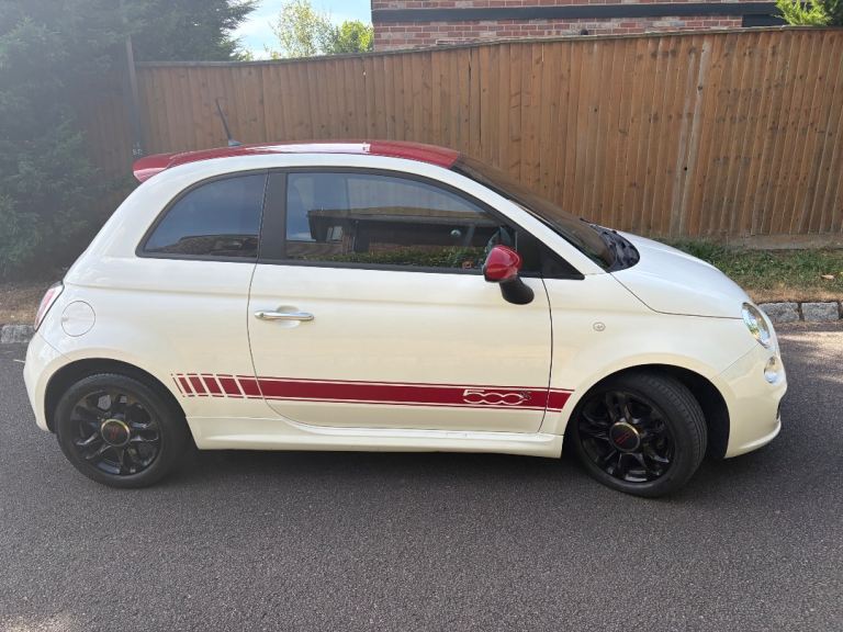 2014 FIAT 500s AUTOMATIC ONE OWNER MOT SEPT 2027 WITH WARRANTY LIKE BRAND NEW LOW MILES