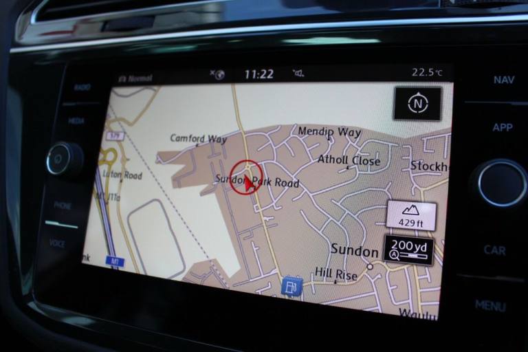 2020 70 VOLKSWAGEN TIGUAN 2.0 TDI R-LINE TECH SUV 5DR DIESEL DSG EURO 6 (S/S) (1