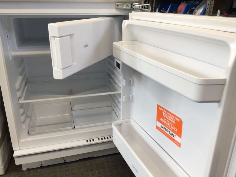image for INDESIT INTEGRATED FRIDGE WITH ICE BOX