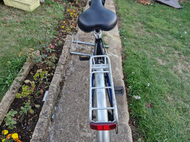 MENS GENTS ADULTS GIANT CYPRESS 700 cc WHEELS 21 INCH FRAME 21 SPEED ...