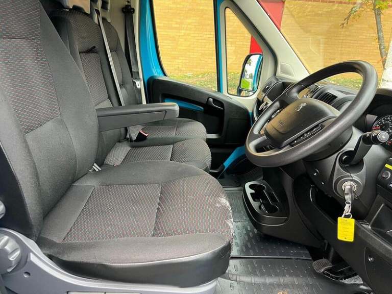 2022 Peugeot Boxer 2.2 BlueHDi 335 S Platform Cab L3 EU6 Luton DIESEL Manual