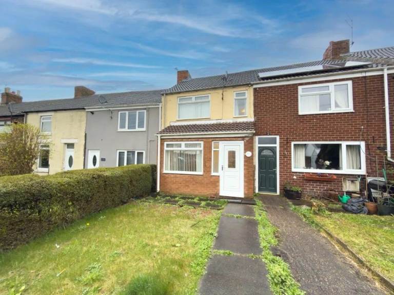3 Bedroom House TO LET in Station Town