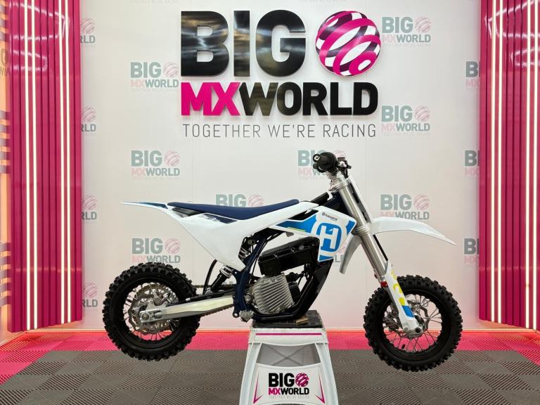 Husqvarna EE3 2025 - Ex Demo - Less Than 1Hr Use 