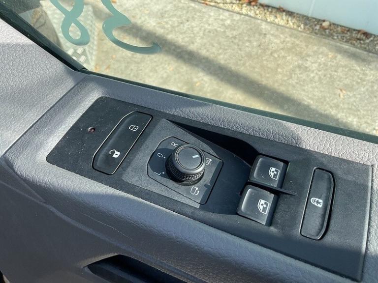 2022 Volkswagen Transporter Shuttle 2.0 TDI 150PS SE Minibus DSG MPV DIESEL Automatic