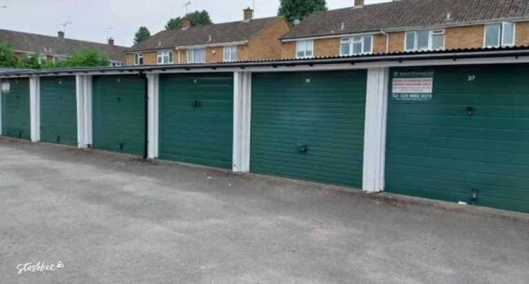 Garage to rent in Aldershot (GU12) | Stashbee