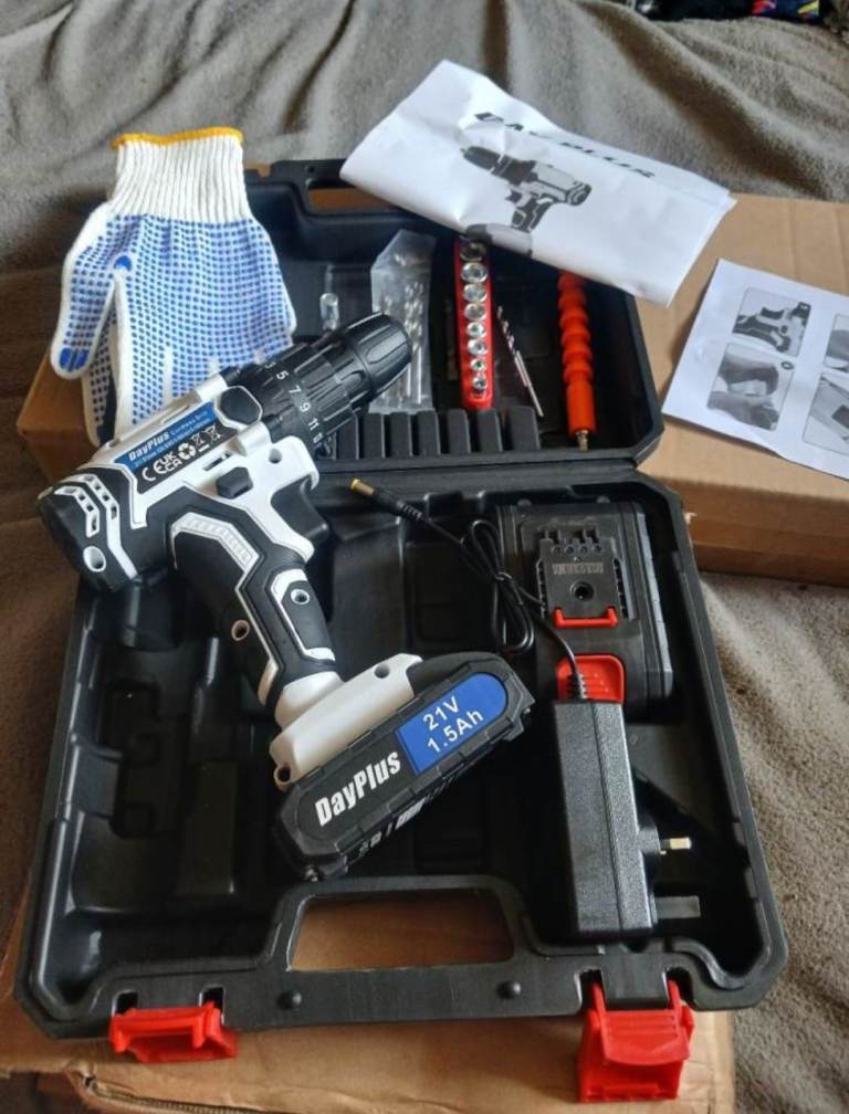 Cordless drill/ screw set with X2 batteries 