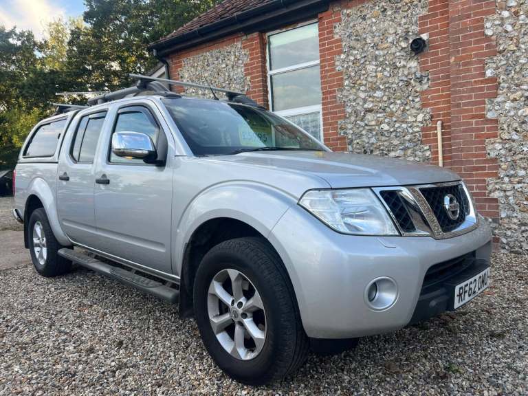 Nissan Navara 2.5 dCi Tekna 4WD Euro 5 4dr Diesel Manual