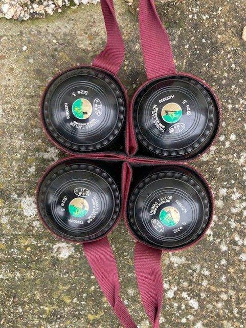 LAWN BOWLS - Set of four Thomas Taylor Bowling Balls - Size 5 - Good Condition