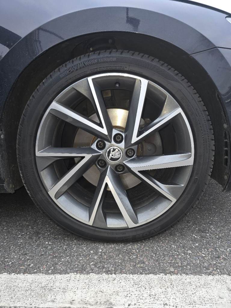 image for Original Skoda alloys 19" with tyres 235x40x19