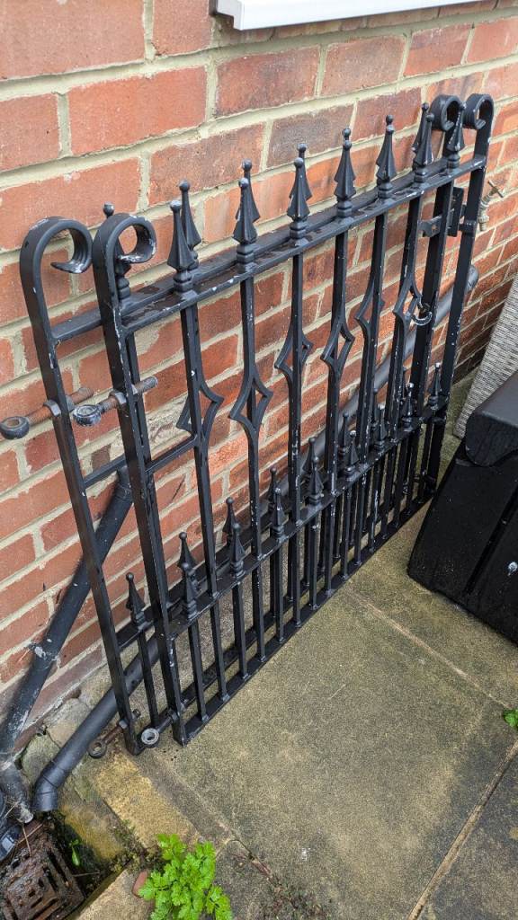 Black Metal Garden/Driveway Gate 