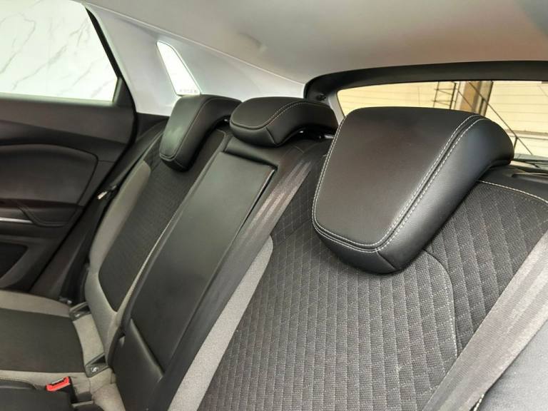 2018 Vauxhall Grandland X 1.6 Turbo D Tech Line Nav 5dr HATCHBACK DIESEL Manual