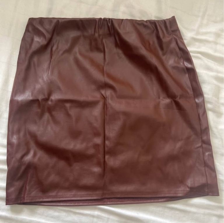 Assorted items of clothing 