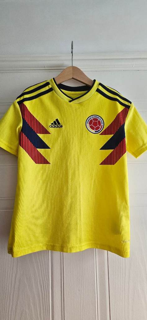 Kids adidas Colombia football shirt 