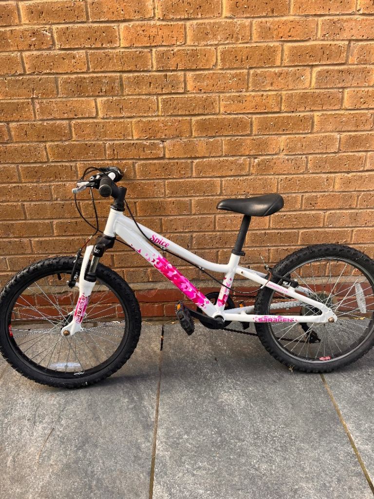 Girls white/pink Saracen 20inch bike