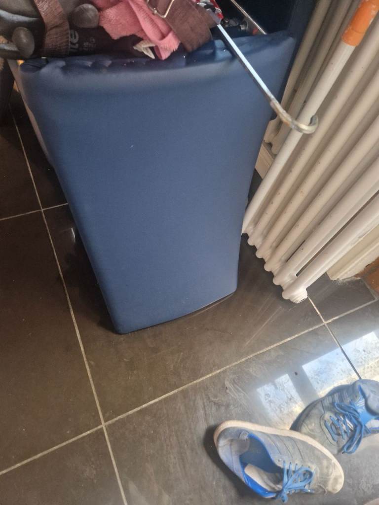 4 beautiful colbolt blue chairs
